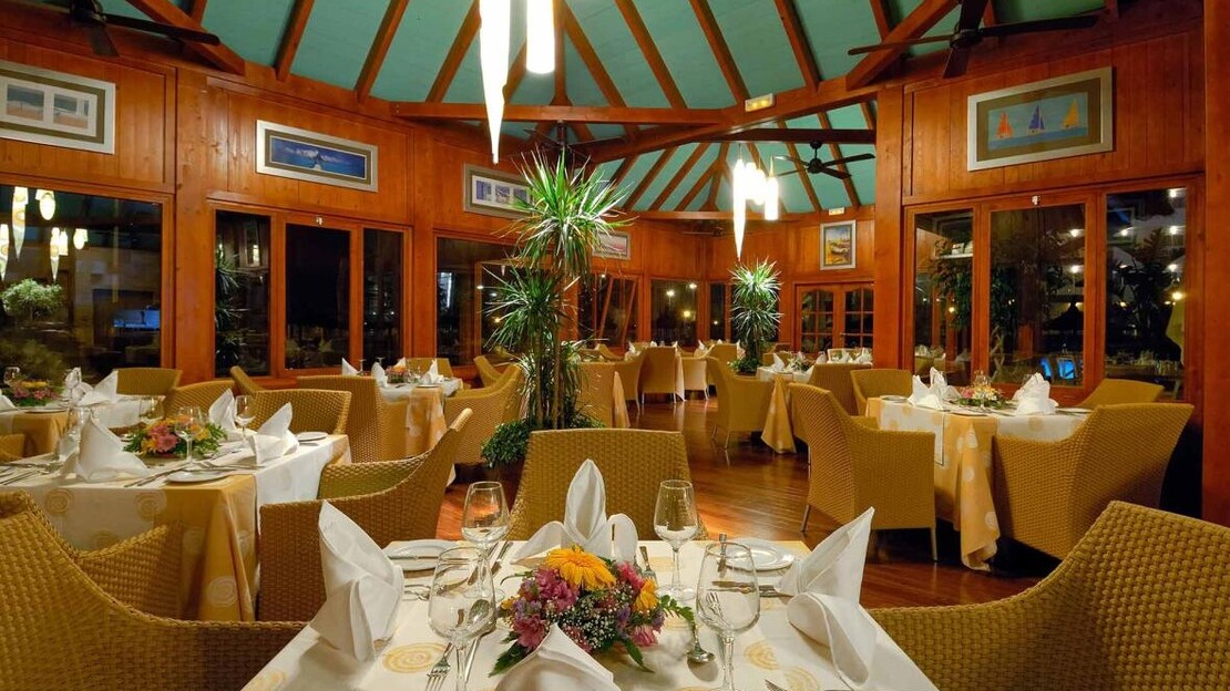 Elba Carlota Beach and Convention Resort